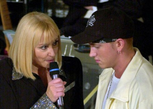 Il playback dei Queen, gli strumenti rotti dei Placebo: i momenti storici di Sanremo