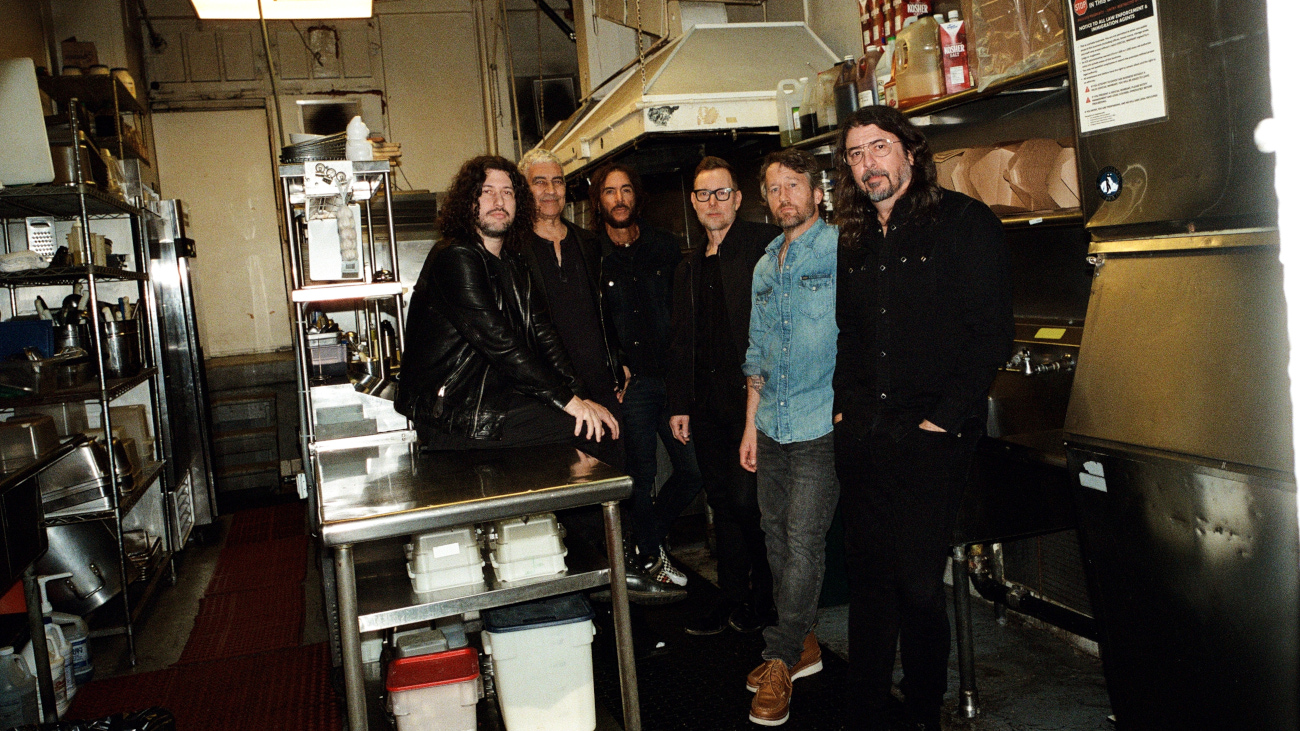 Con “Your Favorite Toy” i Foo Fighters giocano ma non osano