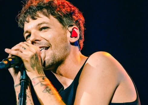 Louis Tomlinson all’Unipol Forum di Milano porta il pubblico a chiedersi come è arrivato fino a qui