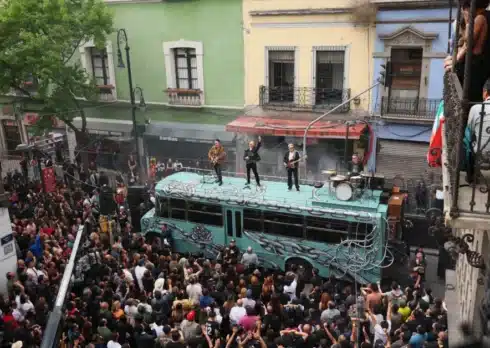 Gli U2 portano il rock per le strade di Città del Messico nel nuovo videoclip