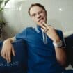 Guess Jeans al Nameless 2026: il brand che ha definito l’estetica del festival