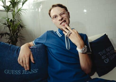 Guess Jeans al Nameless 2026: il brand che ha definito l’estetica del festival