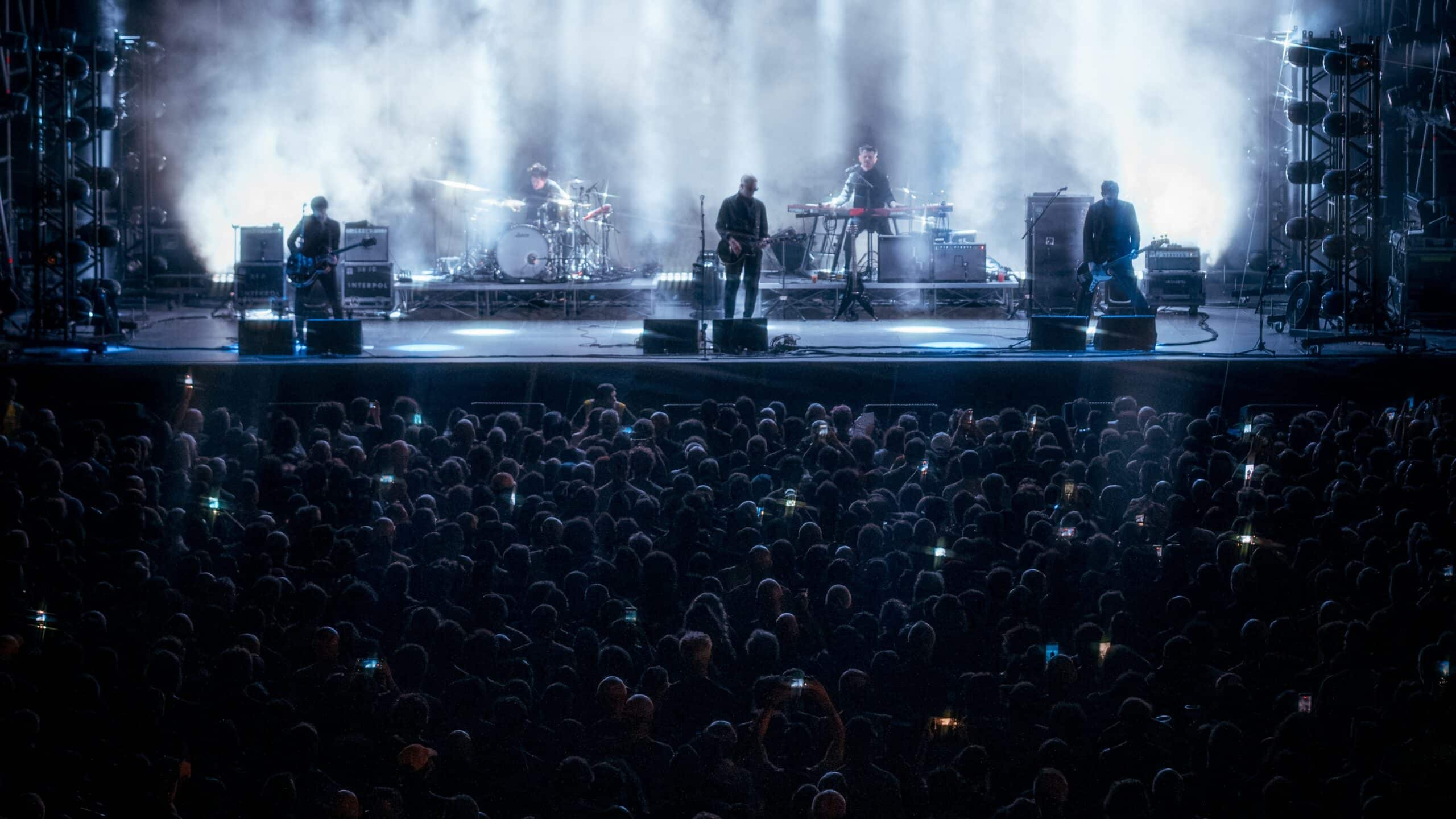 Interpol, l’incantesimo post-punk ha stregato  Bologna