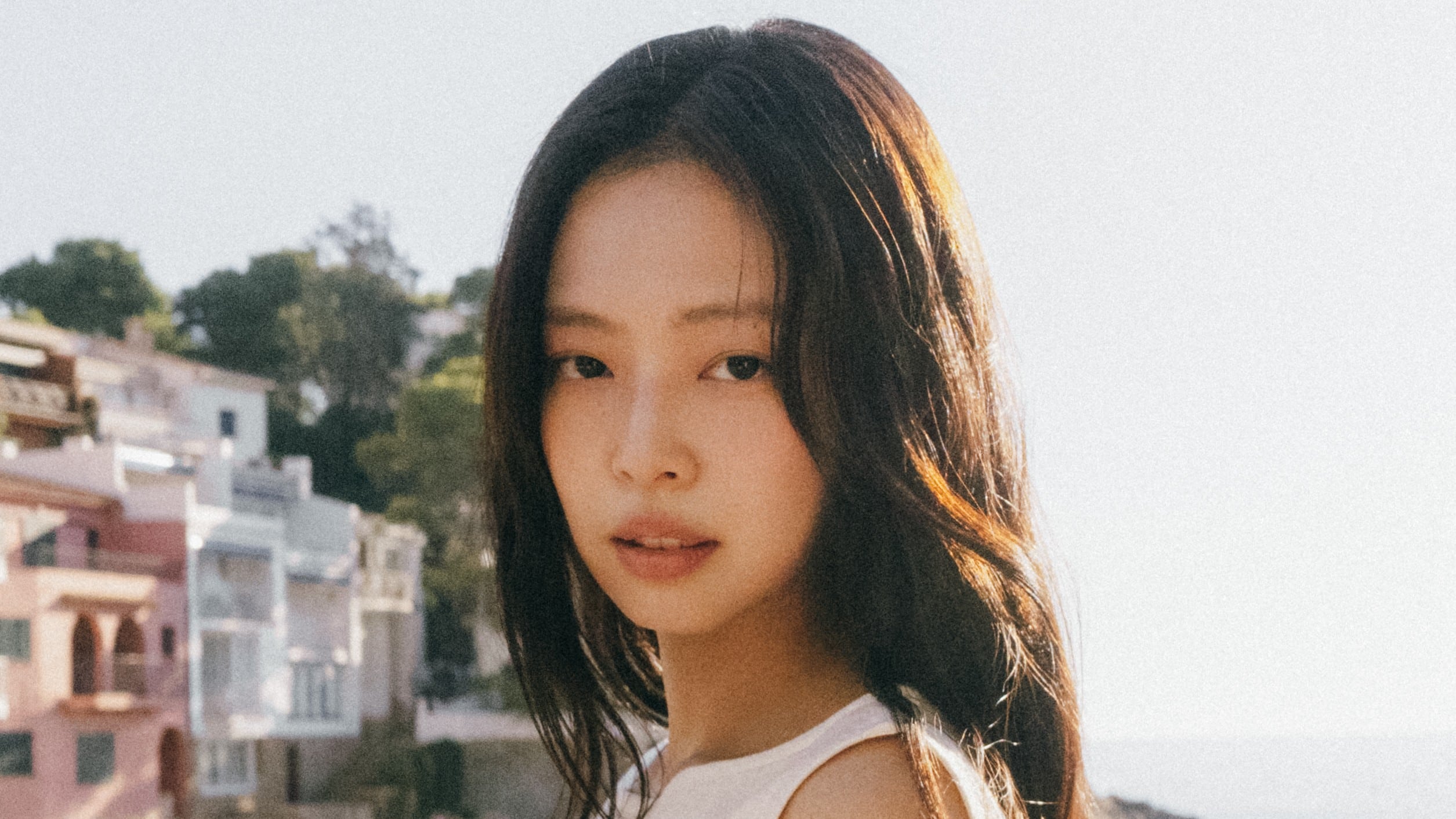 JENNIE torna con il nuovo singolo “Less Than a Lover”