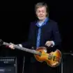 Al matrimonio di Taylor Swift Paul McCartney ha eseguito un brano dei Beatles che non suonava dal 1964
