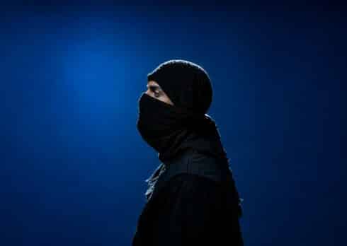 Yalla Habebe Lets the Music Speak Behind the Mask
