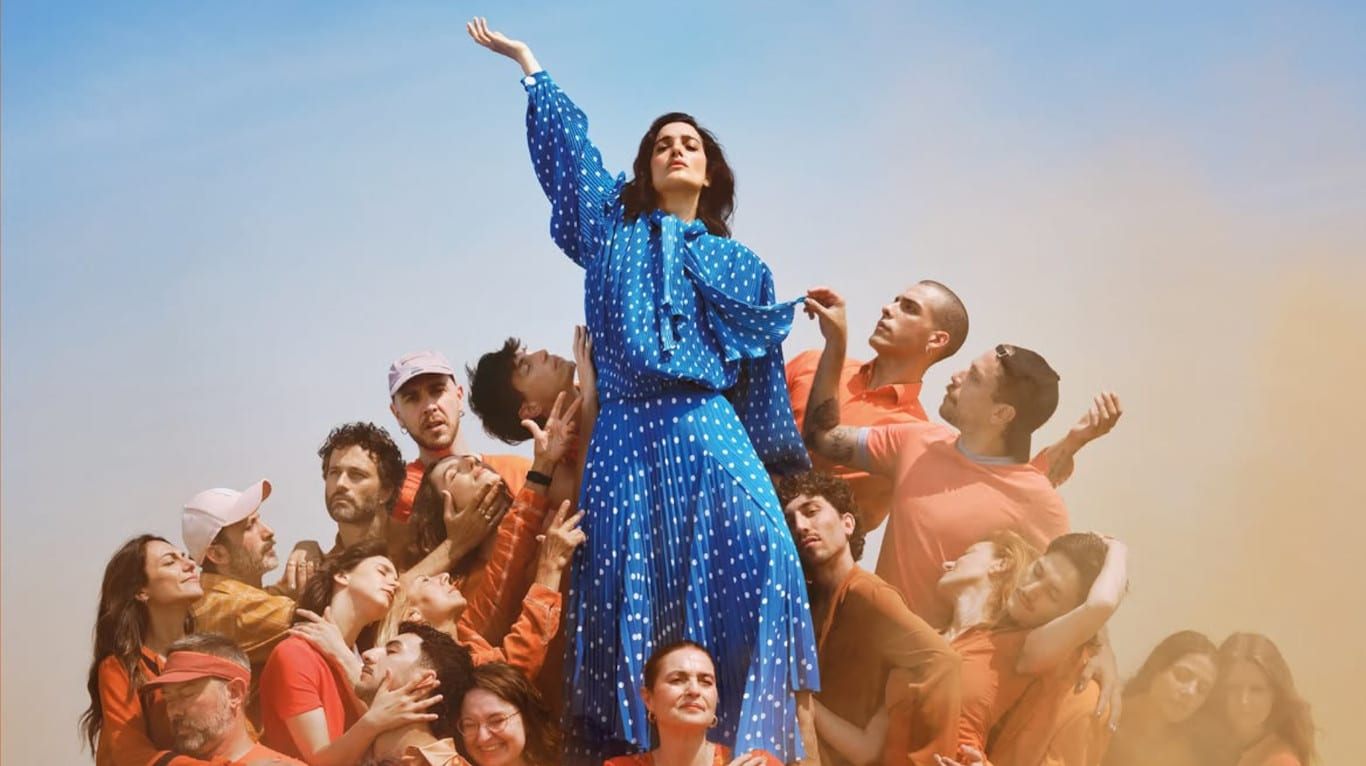 Chi c’è nella copertina di “Dell’amore il fallimento e altri passi di danza” insieme a Levante?