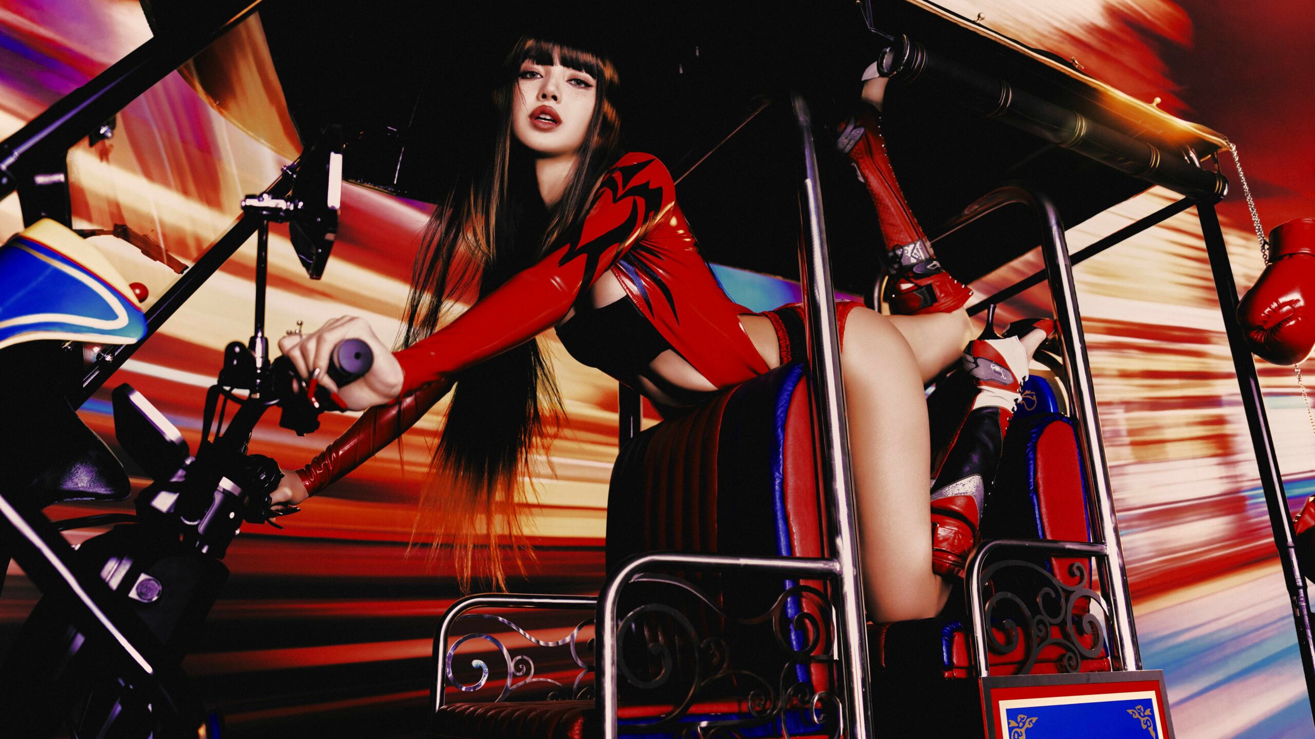 LISA ci saluta in Thailandese, JISOO canta l’amore con un CLICK: il ritorno delle star delle BLACKPINK