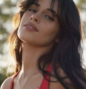 Camila Cabello è la nuova global ambassador di Tommy Hilfiger