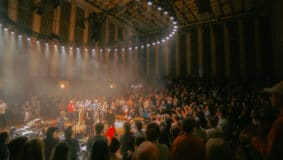 PEOPLE, il festival senza lineup dove la musica prende forma sul palco