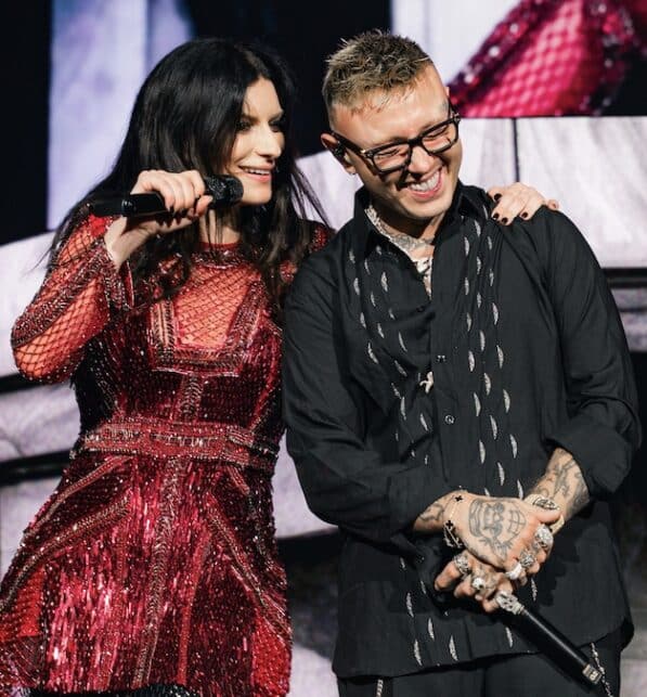 Laura Pausini trasforma il Forum nella cameretta più grande del mondo