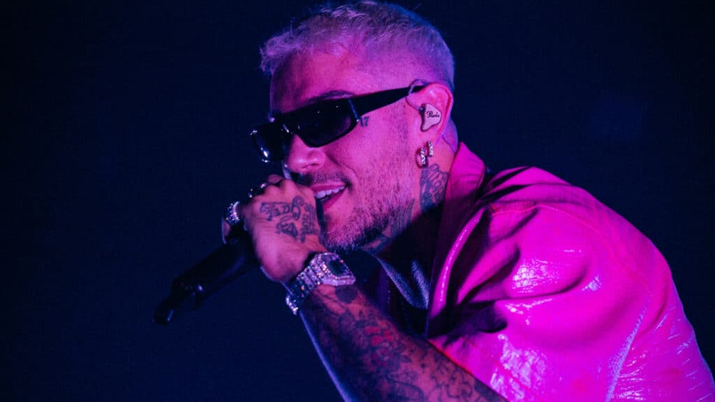 Emis Killa, il ritorno live di Terza Stagione è una festa generazionale